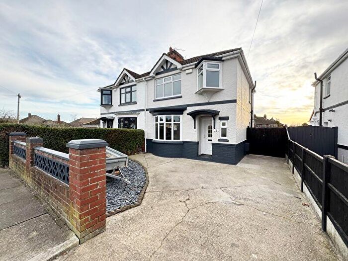 3 Bedroom Semi-Detached House To Rent In College Avenue, Scartho, DN33