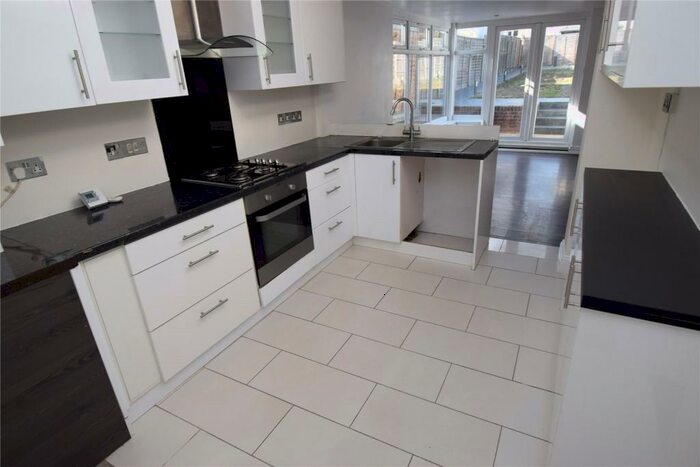 3 Bedroom Bungalow To Rent In Wendover Road, Burnham, Bucks, SL1