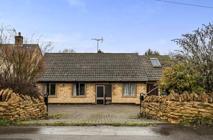 4 Bedroom Detached Bungalow For Sale In Barrs Lane, North Nibley, GL11