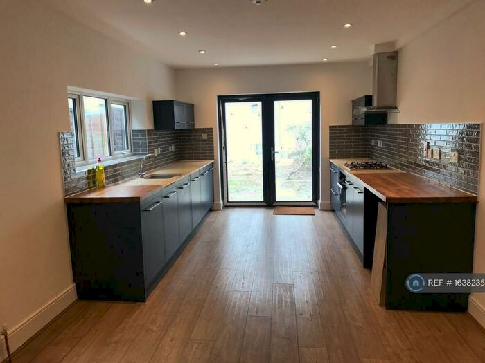 3 Bedroom Terraced House To Rent In Stanger Road, London, SE25