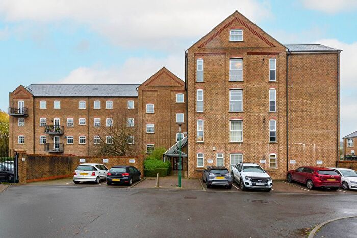 3 Bedroom Flat To Rent In Coaters Lane, Wooburn Green, HP10