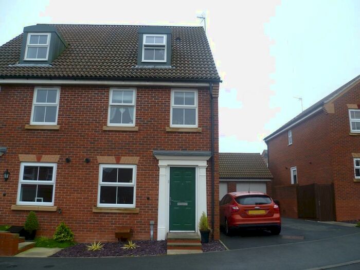 3 Bedroom Semi-Detached House To Rent In Boundary ClosePortland ParkKirkby In AshfieldNottinghamshire, NG17