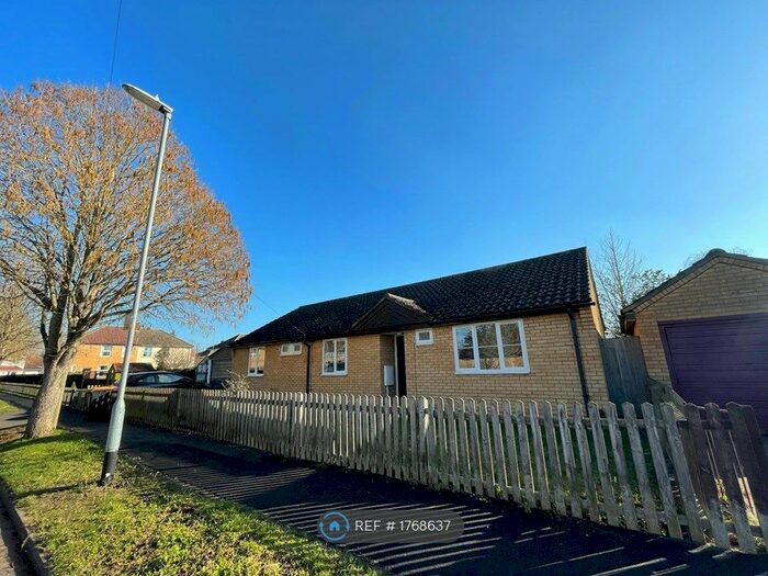 5 Bedroom Bungalow To Rent In Ramsden Square, Cambridge, CB4