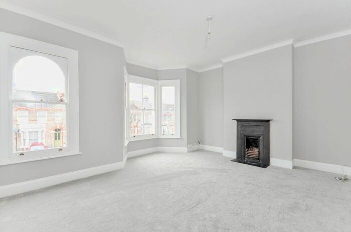 2 Bedroom Flat To Rent In Friern Road, East Dulwich, London, SE22