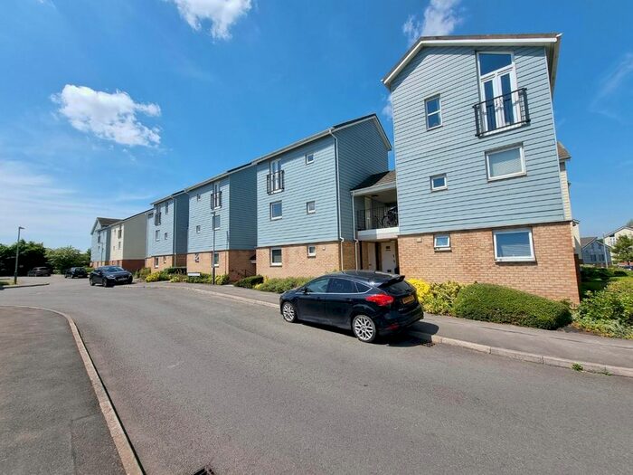 2 Bedroom Flat To Rent In Follager Road, Rugby, Warwickshire, CV21