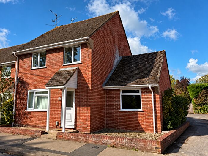 3 Bedroom End Of Terrace House To Rent In Church View, Grove, OX12