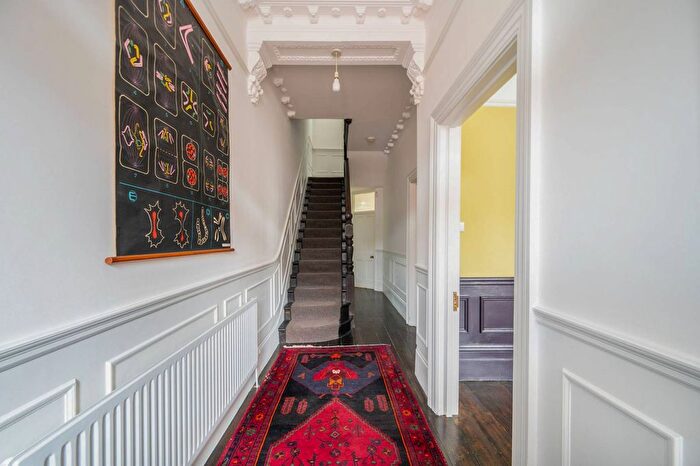 5 Bedroom Semi-Detached House For Sale In Connaught Road, Harlesden, London, NW10