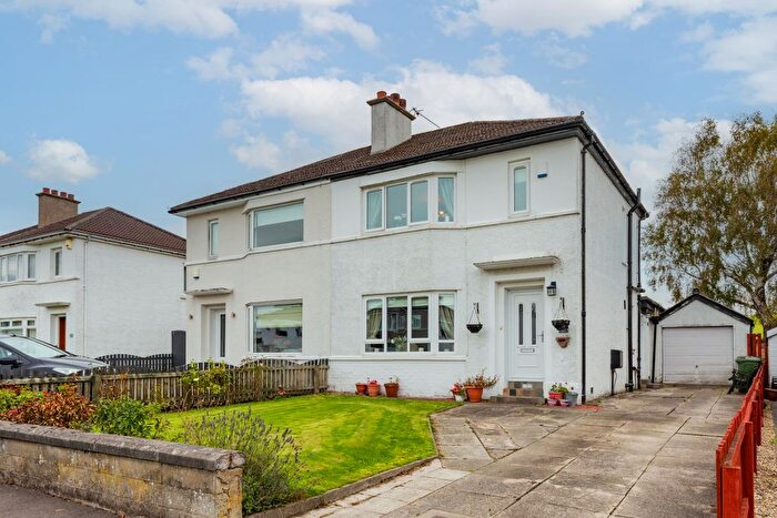 4 Bedroom Semi-Detached House For Sale In Kinpurnie Road, Paisley, Renfrewshire, PA1