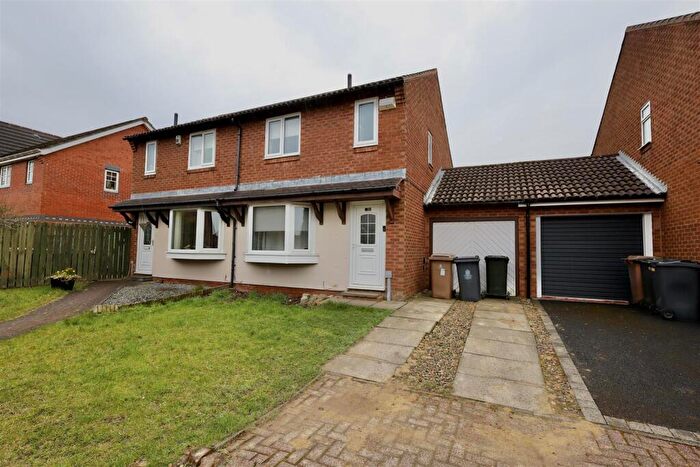 3 Bedroom Semi-Detached House To Rent In Fairfield, Longbenton, Newcastle Upon Tyne, NE12