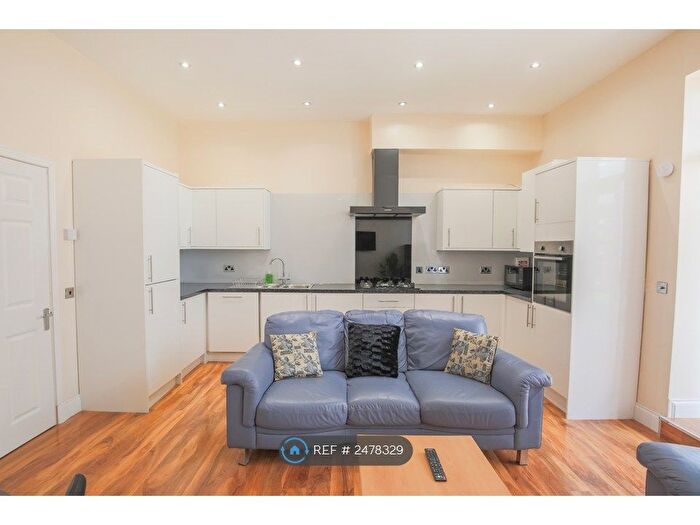 4 Bedroom Flat To Rent In East Suffolk Road, Edinburgh, EH16