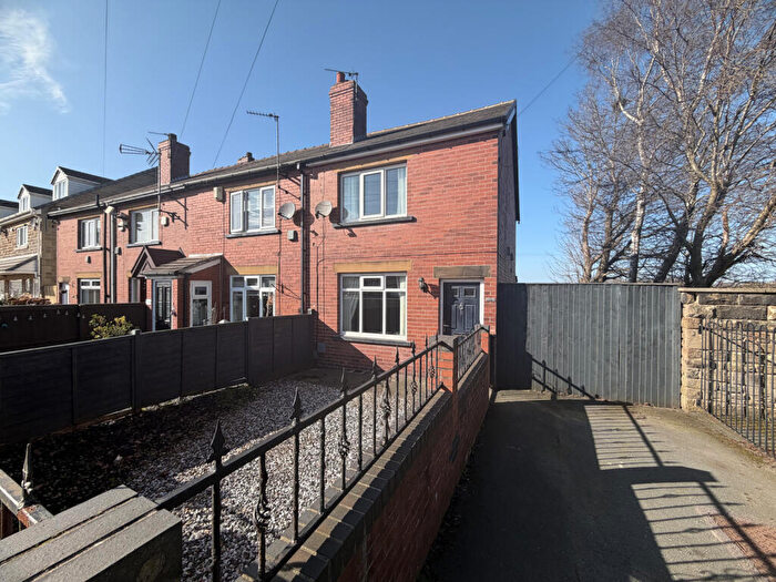 3 Bedroom End Of Terrace House For Sale In Howden Clough Road, Morley, LS27