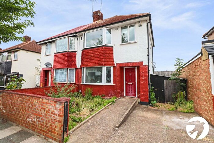 3 Bedroom House For Sale In Bracondale Road, London, SE2