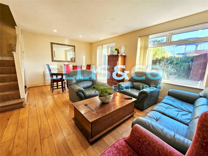 3 Bedroom End Of Terrace House To Rent In Laurel Park, Harrow, Middlesex, HA3