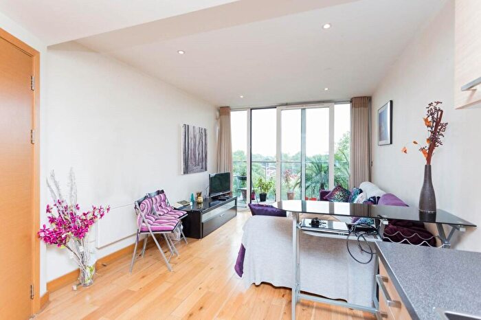1 Bedroom Apartment To Rent In Eustace Building, Queenstown Road, London, SW11