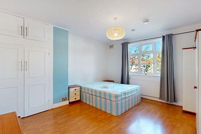 Flat To Rent In Christchurch Avenue, Kilburn, NW6