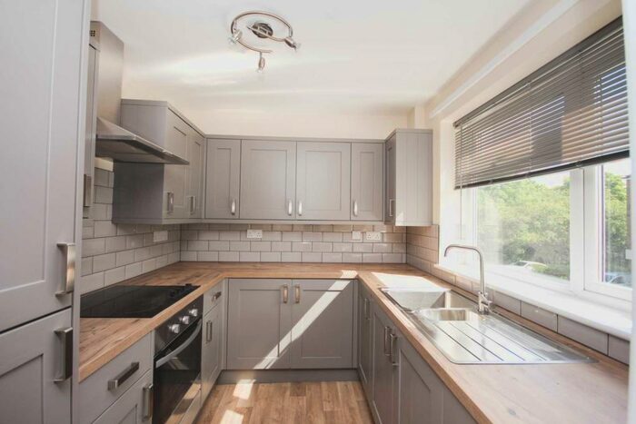 1 Bedroom Apartment To Rent In Ladybank, Bracknell, RG12