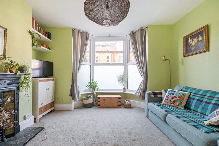 4 Bedroom Terraced House For Sale In Wadbrough Road, Botanical Gardens, S11