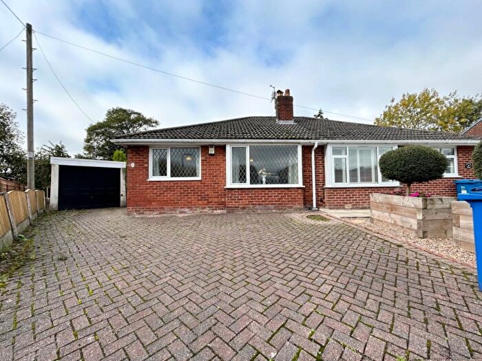 3 Bedroom Bungalow For Sale In Baytree Grove, Ramsbottom, Bury, Greater Manchester, BL0