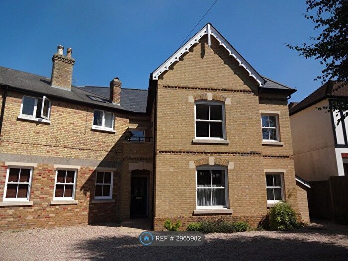 2 Bedroom Flat To Rent In South Park, Sevenoaks, TN13