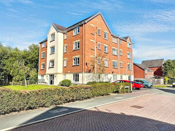 2 Bedroom Flat For Sale In Clover Grove, Leekbrook, Staffordshire, ST13