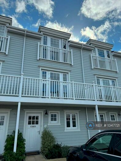 4 Bedroom Terraced House To Rent In Connecticut Street, Reading, RG2