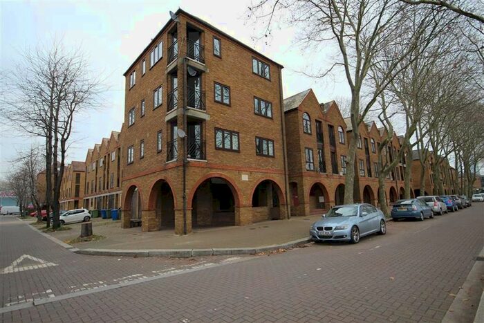 2 Bedroom Flat To Rent In Brunswick Quay, London, SE16