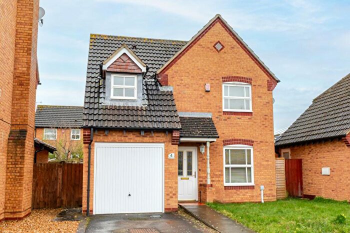 3 Bedroom Detached House For Sale In Slades Court, Backwell, BS48