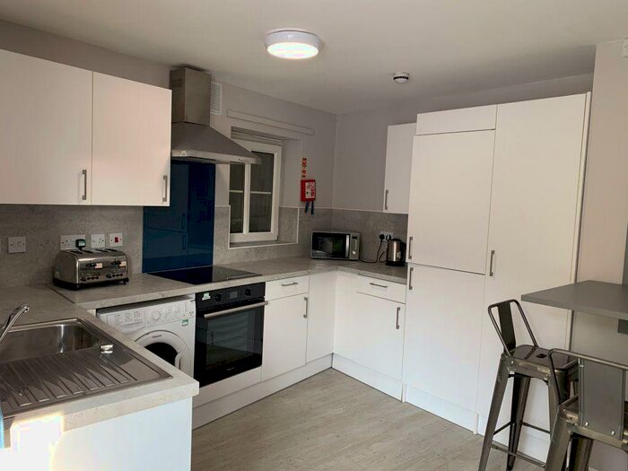 3 Bedroom Flat To Rent In College Court, Canterbury Ref -, CT1