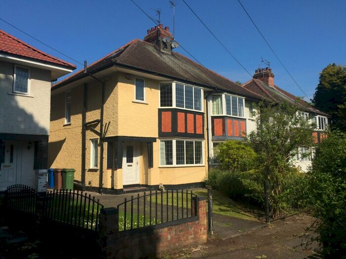 3 Bedroom Semi-Detached House To Rent In May Grove, Tranby Lane, Hessle, HU13