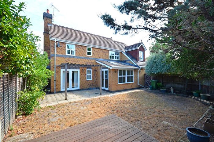 4 Bedroom Detached House For Sale In Theobalds Way, Frimley, GU16