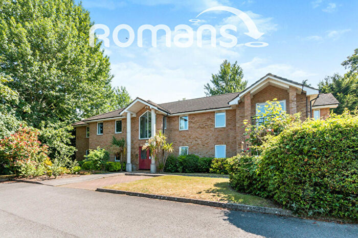 2 Bedroom Property To Rent In Stratford Court, Farnborough, GU14