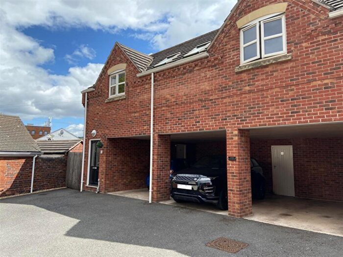 2 Bedroom Maisonette To Rent In Mossvale Close, Old Hill, Cradley Heath, B64