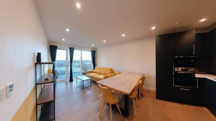 2 Bedroom Flat To Rent In Mary Neuner Road, London, N8