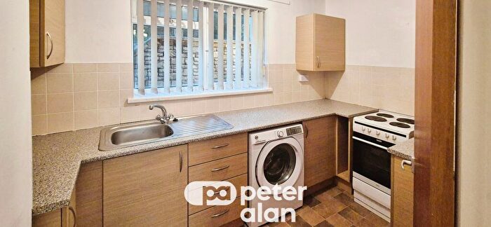 2 Bedroom Flat To Rent In Pentre Ffynnon, SA10