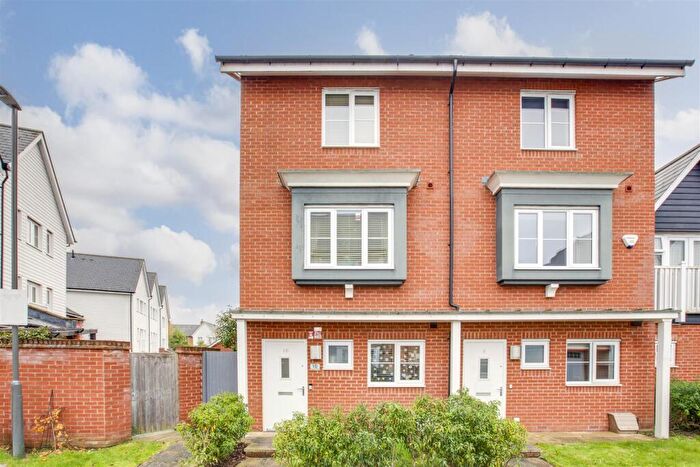 4 Bedroom Semi-Detached House For Sale In Greenwich Drive, High Wycombe, HP11