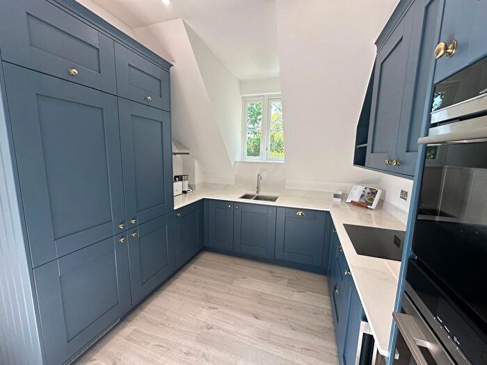 2 Bedroom Flat To Rent In Sasson Drive, Barnet, EN4