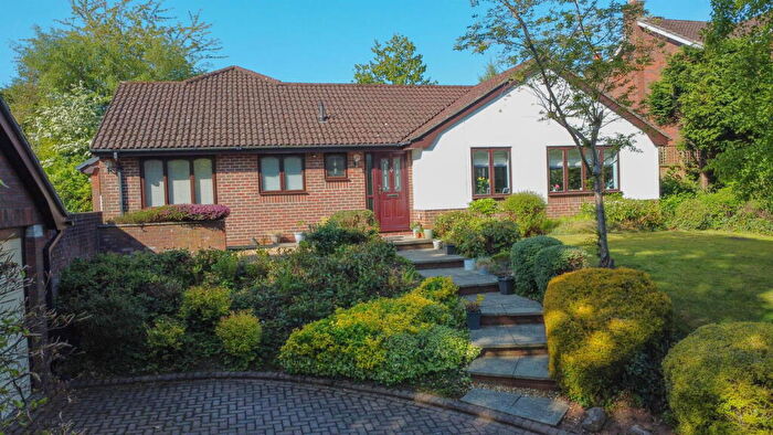 3 Bedroom Detached Bungalow For Sale In Pineridge Close, Spital, CH62