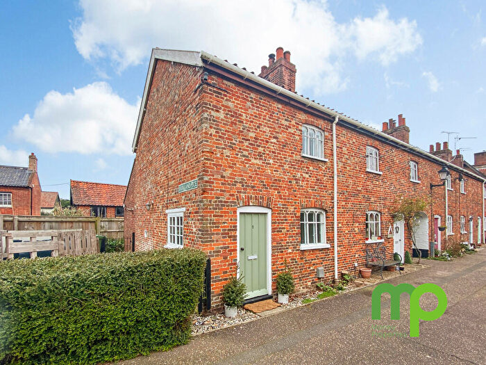 2 Bedroom End Of Terrace House To Rent In Fairland Terrace, Hingham, Norwich, NR9