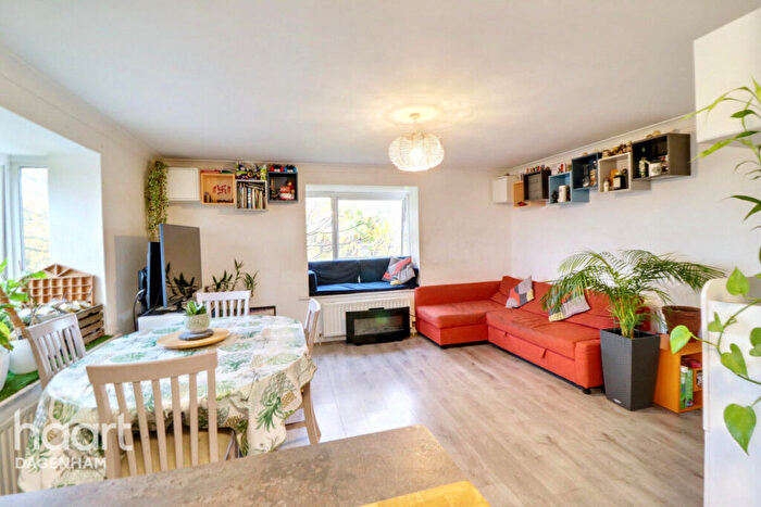2 Bedroom Flat For Sale In Goresbrook Road, Dagenham, RM9