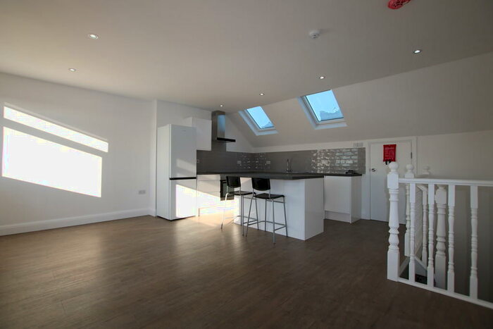 2 Bedroom Flat To Rent In Holland Road, Kensal Rise, London, NW10