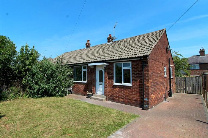 2 Bedroom Bungalow To Rent In St. Johns Walk, Harrogate, HG1