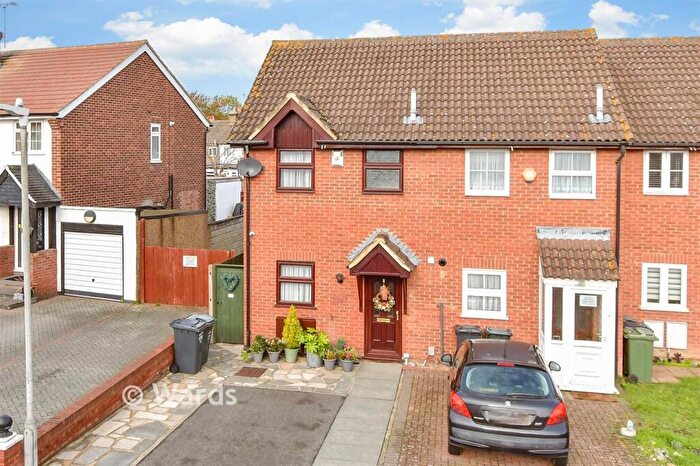 2 Bedroom End Of Terrace House For Sale In Villa Court, Dartford, Kent, DA1