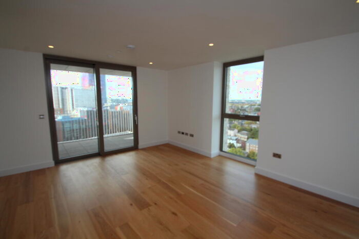 2 Bedroom Apartment To Rent In Caithness Walk, Croydon, CR0