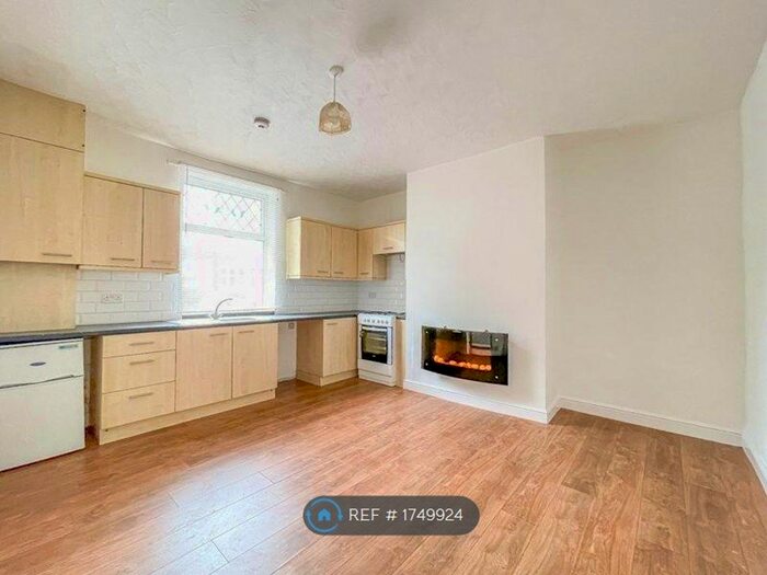 1 Bedroom Terraced House To Rent In Church Street, Morley, Leeds, LS27