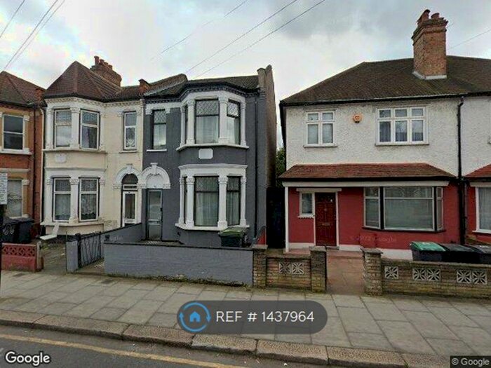 3 Bedroom End Of Terrace House To Rent In Brantwood Road, London, N17