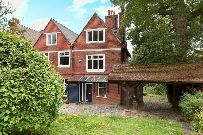 3 Bedroom End Of Terrace House To Rent In Leafy Grove, Keston, Kent, BR2