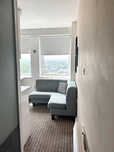 1 Bedroom Flat To Rent In Sunbridge Road, Bradford, BD1