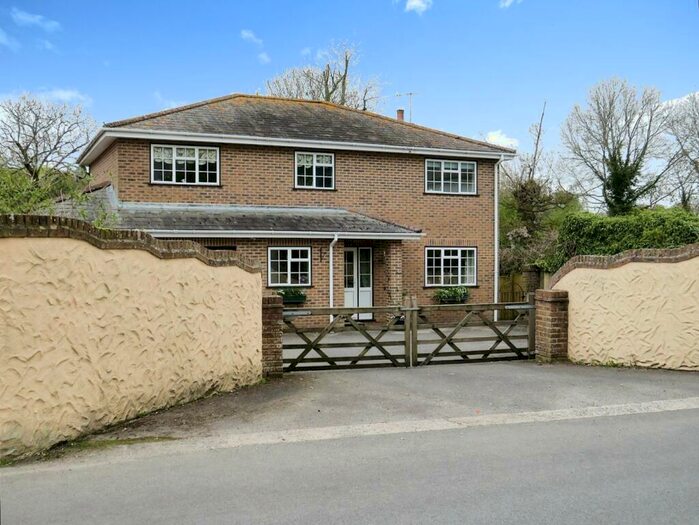 4 Bedroom Detached House For Sale In Salisbury Road, Shrewton, Salisbury, SP3