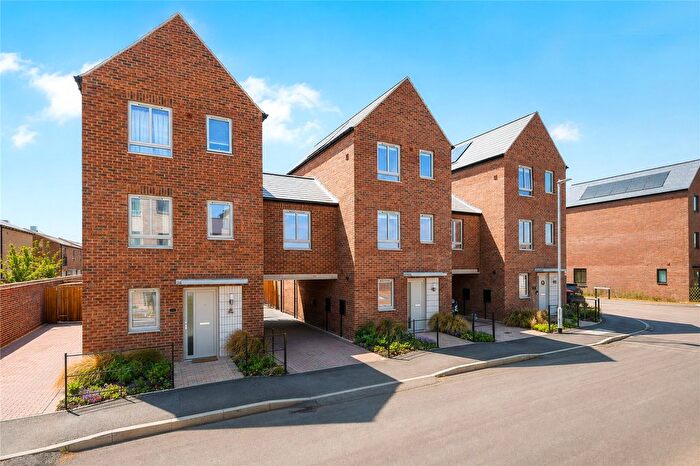 3 Bedroom Link Detached House For Sale In Darwin Green, Huntingdon Road, Cambridge, CB3