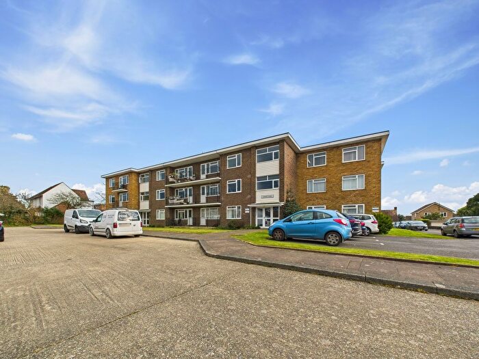 2 Bedroom Flat To Rent In Goring Road, Goring-By-Sea, BN12